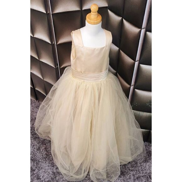 Gold flowergirl dress Other - Gold flowergirl dress 